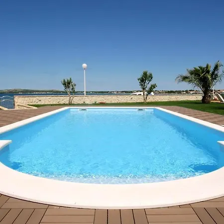 With 2 Bedrooms In Vir, With Wonderful Sea View, Private Pool, Furnished Balcony - 5 M From The Beach Apartment *