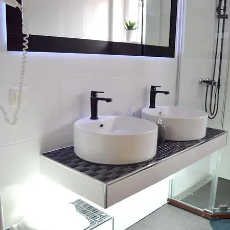 With 2 Bedrooms In Vir, With Wonderful Sea View, Private Pool, Furnished Balcony - 5 M From The Beach * Vir