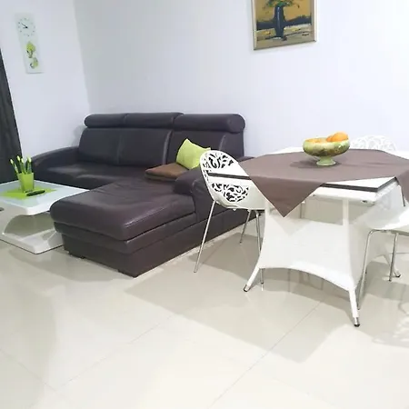 With 2 Bedrooms In Vir, With Wonderful Sea View, Private Pool, Furnished Balcony - 5 M From The Beach Apartament